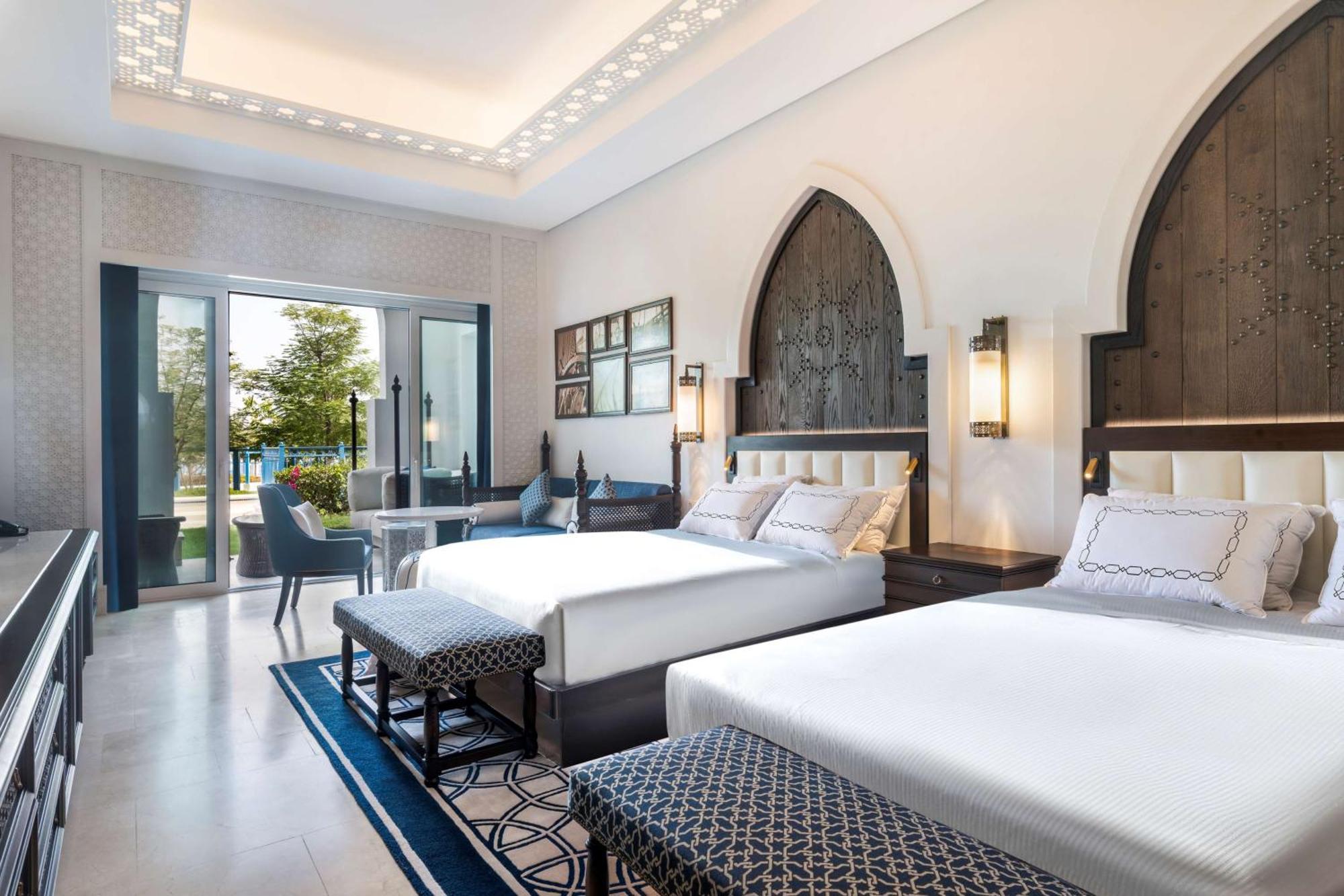 Hilton Salwa Beach Resort And Villas Abu Samra Esterno foto Deluxe Room